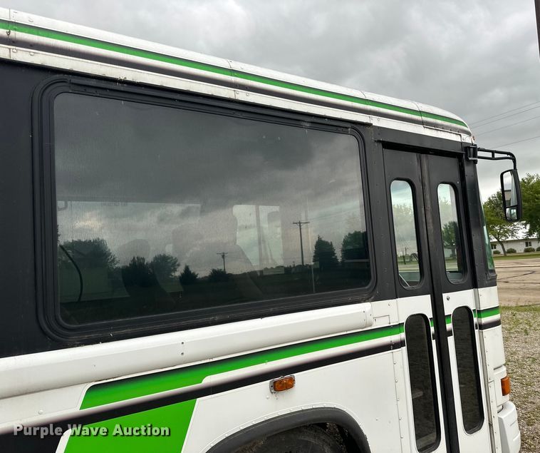 image for item LR9425 1994 Blue Bird  coach bus