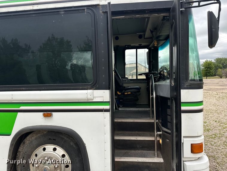 image for item LR9425 1994 Blue Bird  coach bus