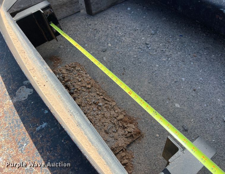 image for item LV9004 Steel bumper