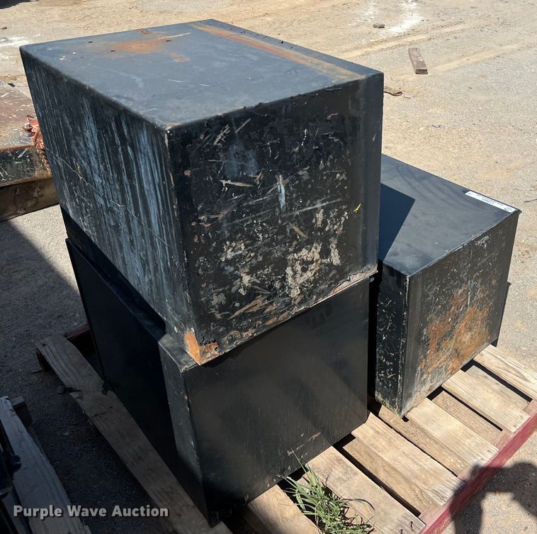 image for item LV9005 (3) toolboxes