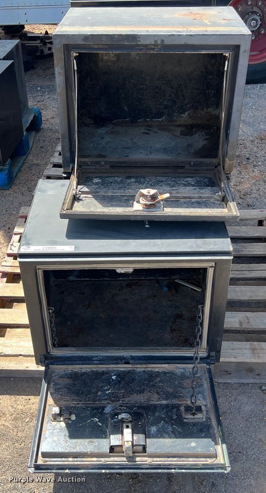 image for item LV9005 (3) toolboxes