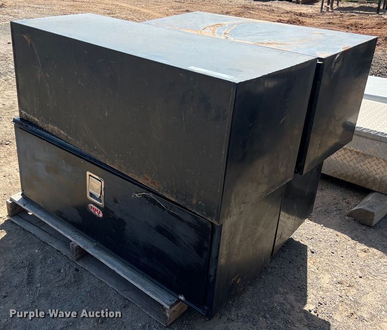 image for item LV9010 (4) toolboxes