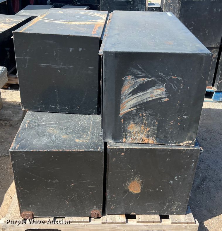 image for item LV9010 (4) toolboxes