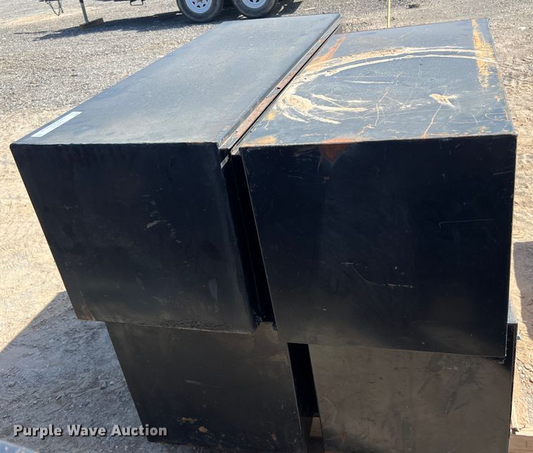 image for item LV9010 (4) toolboxes