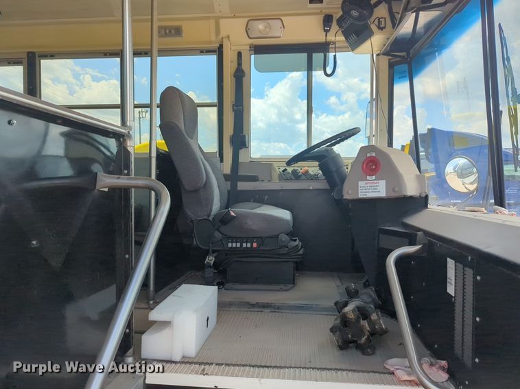 image for item NG9975 2009 IC RE300 school bus