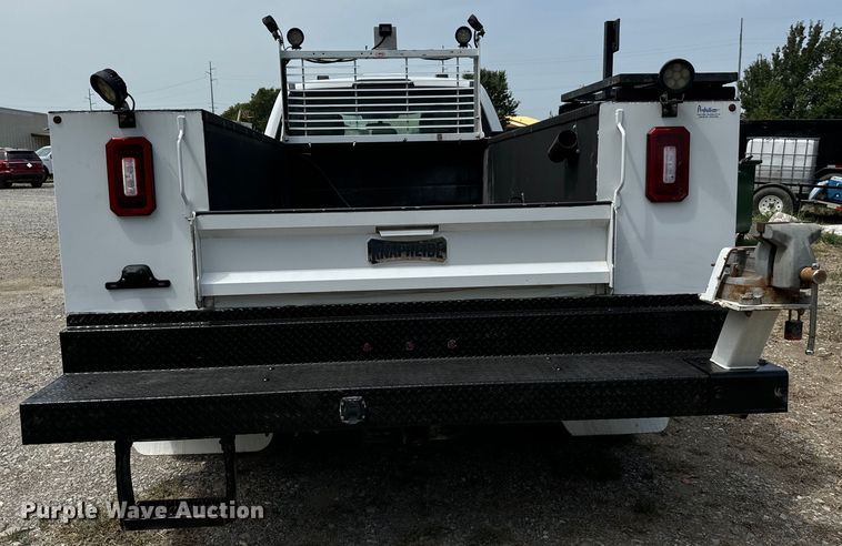 image for item NQ9721 2020 Ford F350 Super Duty XL SuperCab utility bed pickup truck