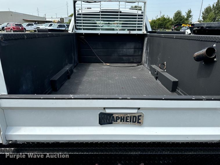 image for item NQ9721 2020 Ford F350 Super Duty XL SuperCab utility bed pickup truck