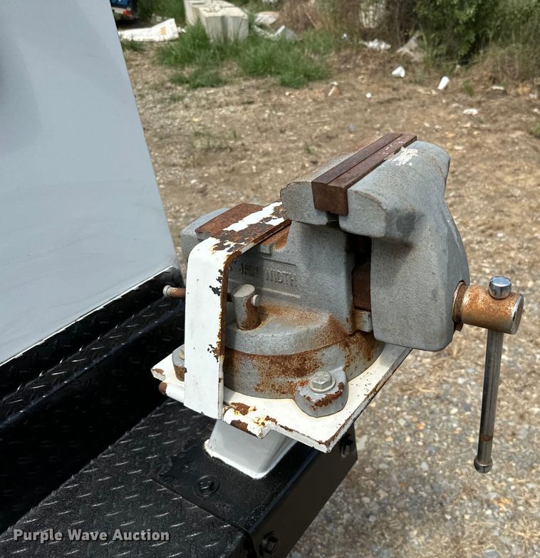 image for item NQ9721 2020 Ford F350 Super Duty XL SuperCab utility bed pickup truck