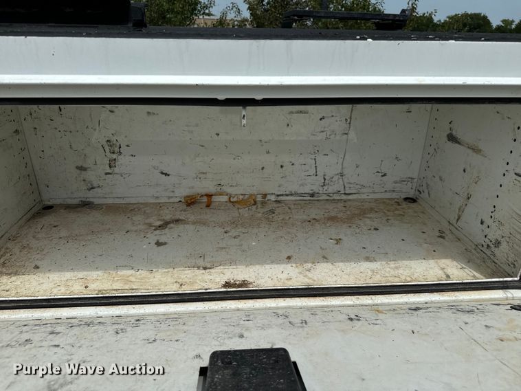 image for item NQ9721 2020 Ford F350 Super Duty XL SuperCab utility bed pickup truck