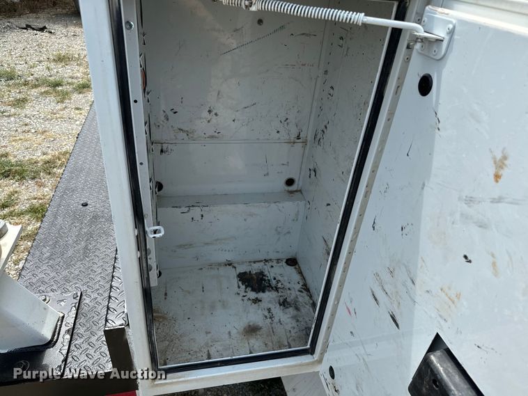 image for item NQ9721 2020 Ford F350 Super Duty XL SuperCab utility bed pickup truck