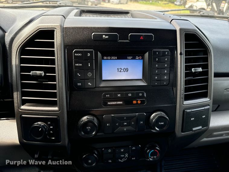 image for item NQ9721 2020 Ford F350 Super Duty XL SuperCab utility bed pickup truck