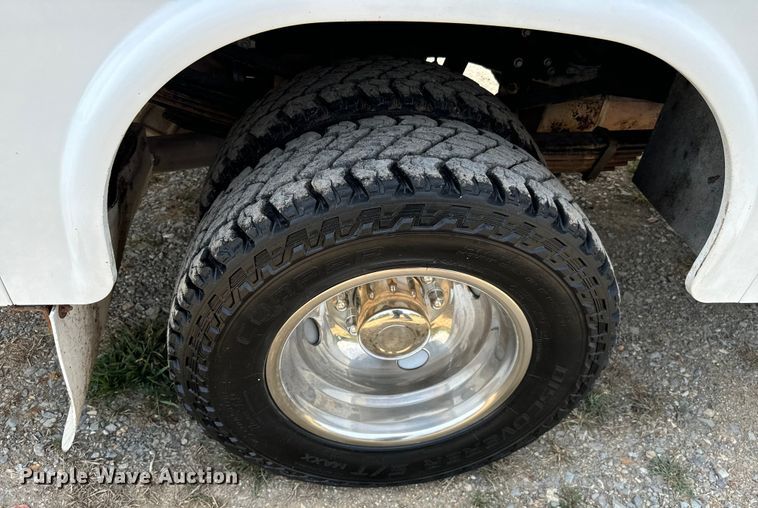 image for item NQ9721 2020 Ford F350 Super Duty XL SuperCab utility bed pickup truck