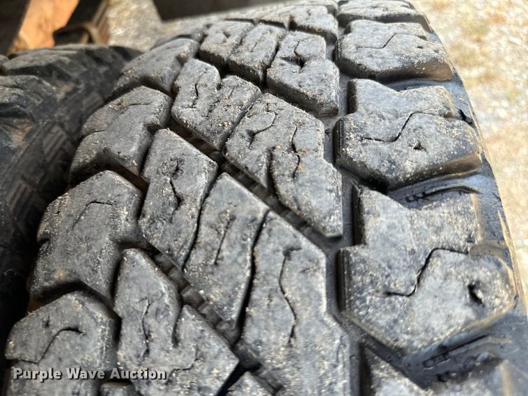 image for item NQ9721 2020 Ford F350 Super Duty XL SuperCab utility bed pickup truck