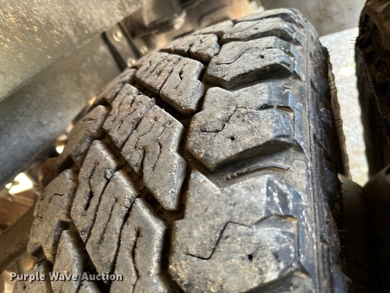 image for item NQ9721 2020 Ford F350 Super Duty XL SuperCab utility bed pickup truck