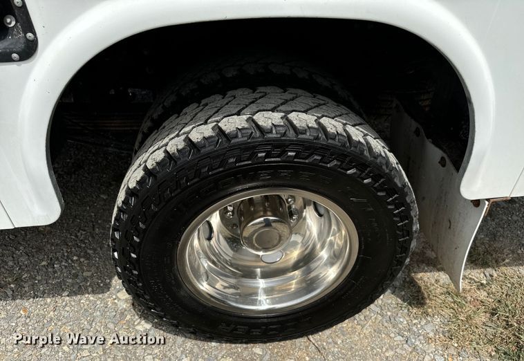 image for item NQ9721 2020 Ford F350 Super Duty XL SuperCab utility bed pickup truck