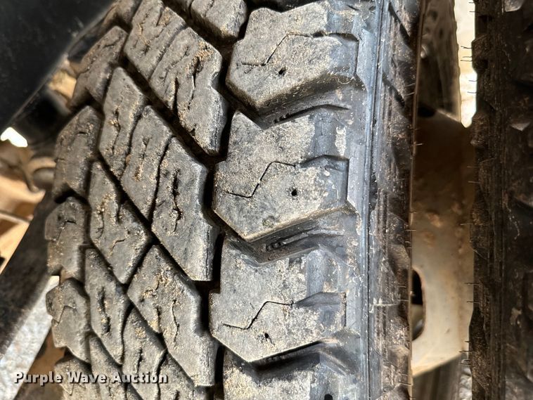 image for item NQ9721 2020 Ford F350 Super Duty XL SuperCab utility bed pickup truck