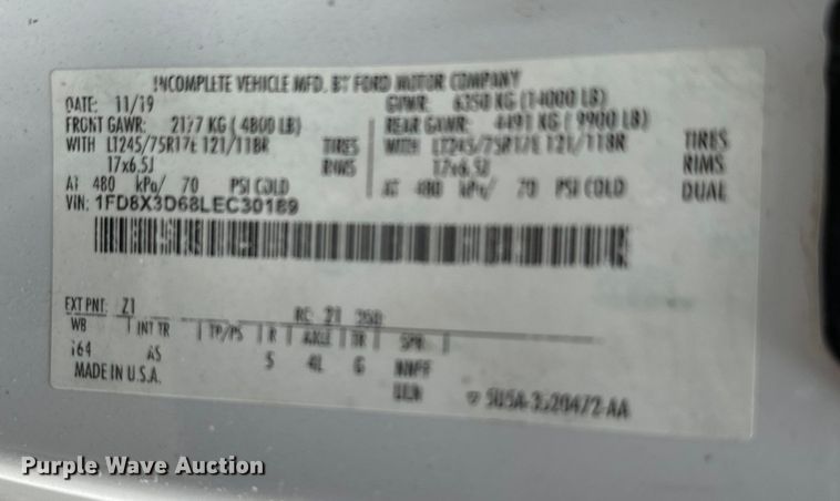 image for item NQ9721 2020 Ford F350 Super Duty XL SuperCab utility bed pickup truck