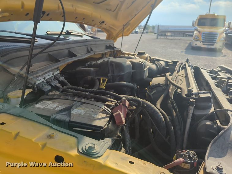 image for item NW9673 2016 Ford  F350 Super Duty utility bed pickup truck