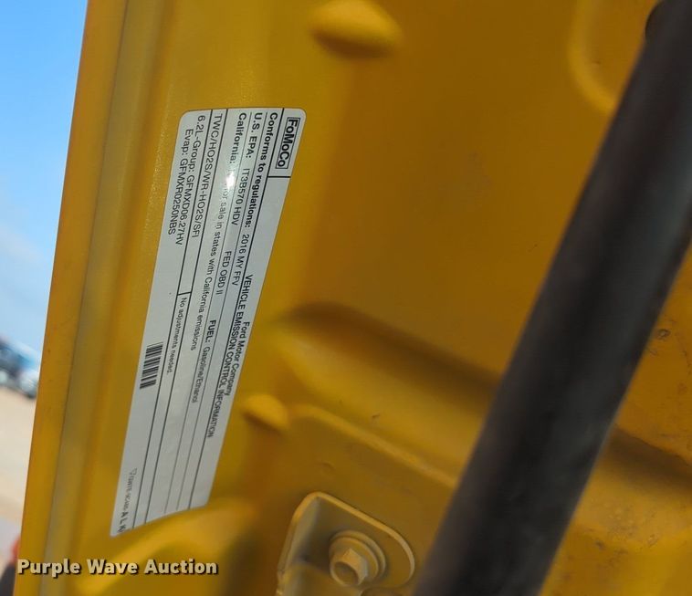 image for item NW9673 2016 Ford  F350 Super Duty utility bed pickup truck