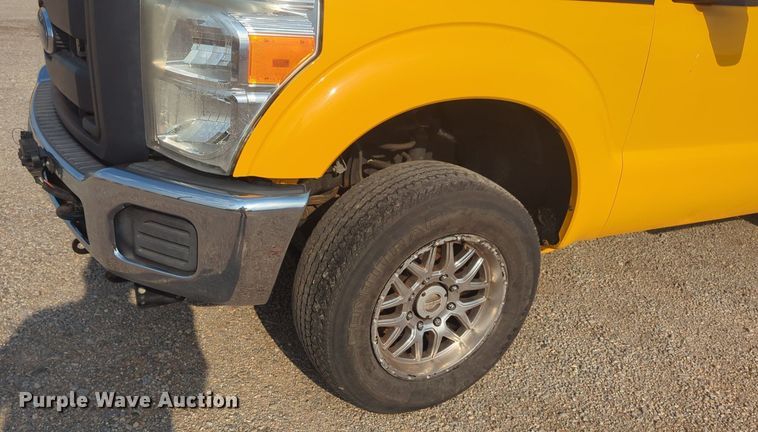 image for item NW9673 2016 Ford  F350 Super Duty utility bed pickup truck