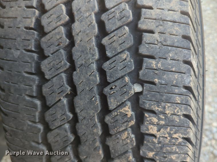 image for item NW9673 2016 Ford  F350 Super Duty utility bed pickup truck