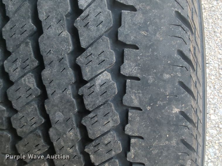 image for item NW9673 2016 Ford  F350 Super Duty utility bed pickup truck