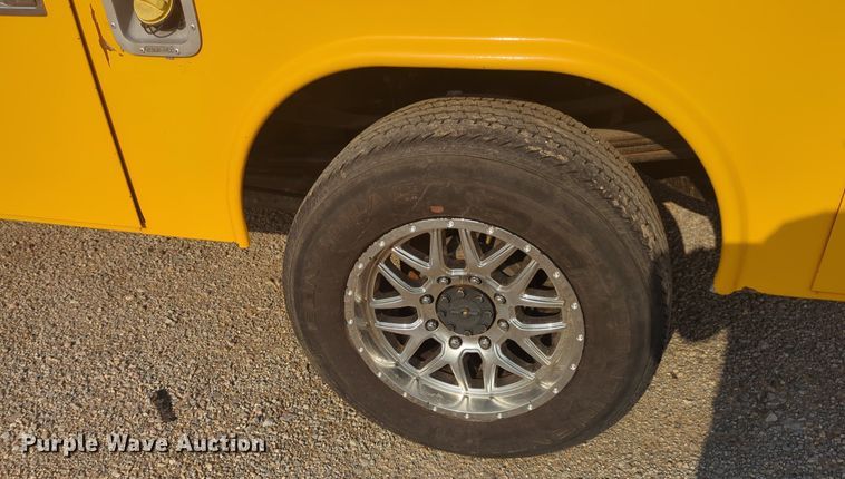 image for item NW9673 2016 Ford  F350 Super Duty utility bed pickup truck