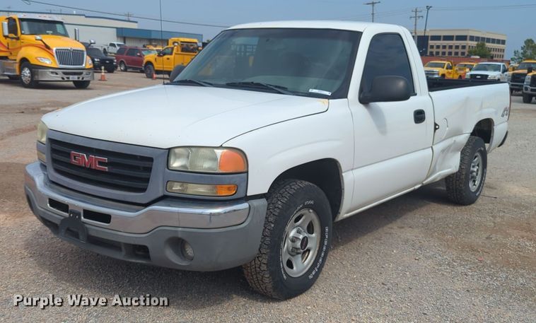 image for item NW9677 2003 GMC Sierra 1500 pickup truck