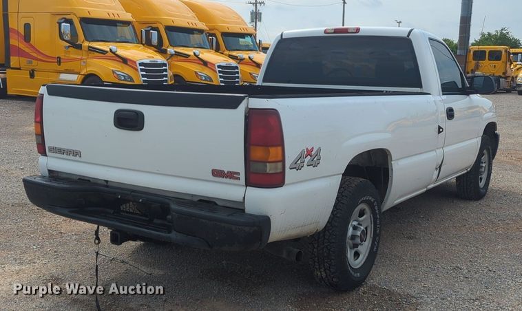 image for item NW9677 2003 GMC Sierra 1500 pickup truck