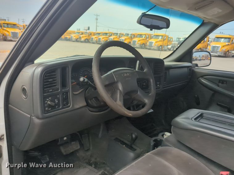 image for item NW9677 2003 GMC Sierra 1500 pickup truck