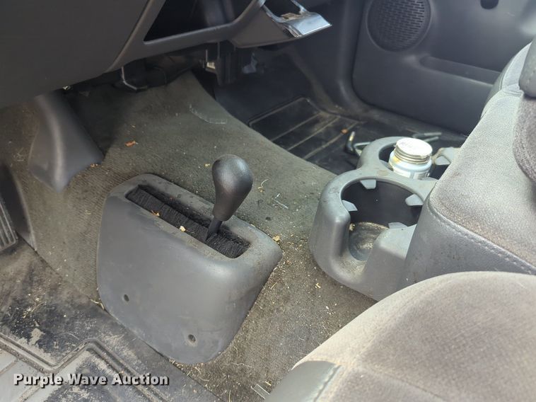 image for item NW9677 2003 GMC Sierra 1500 pickup truck