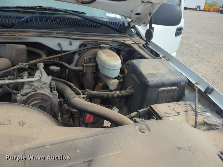 image for item NW9677 2003 GMC Sierra 1500 pickup truck