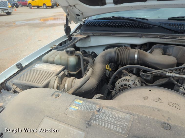 image for item NW9677 2003 GMC Sierra 1500 pickup truck