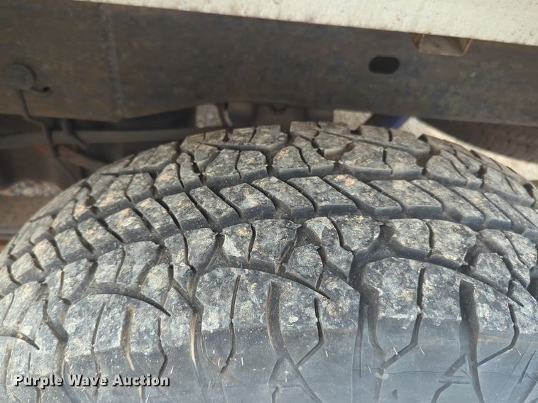 image for item NW9677 2003 GMC Sierra 1500 pickup truck