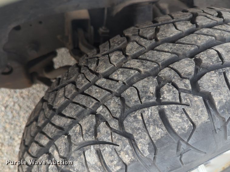 image for item NW9677 2003 GMC Sierra 1500 pickup truck