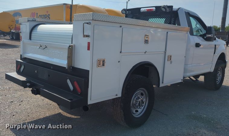 image for item NW9679 2019 Ford  F250 Super Duty XL utility bed pickup truck