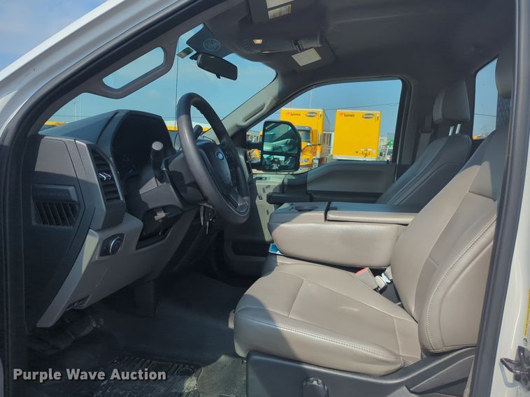 image for item NW9679 2019 Ford  F250 Super Duty XL utility bed pickup truck