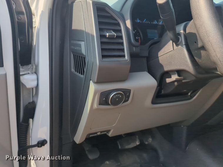 image for item NW9679 2019 Ford  F250 Super Duty XL utility bed pickup truck