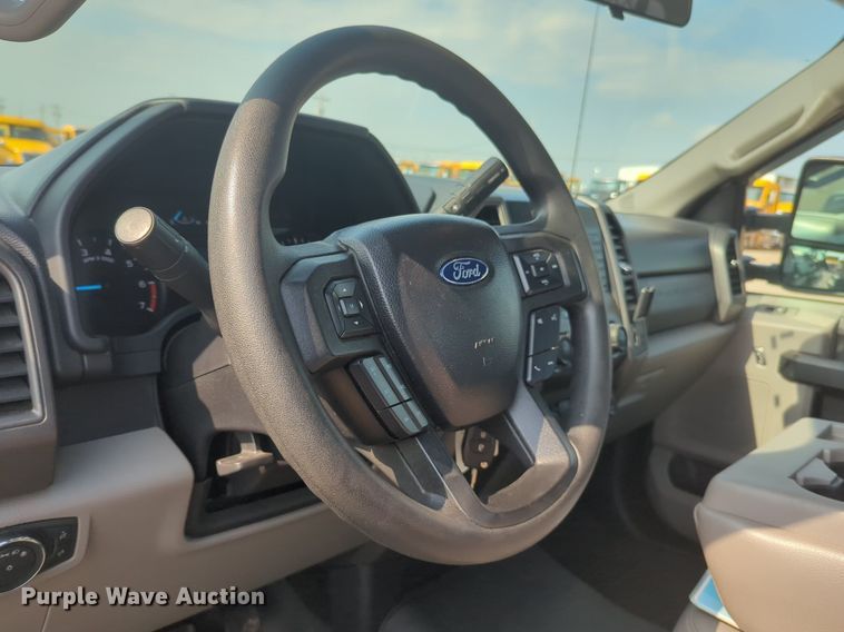 image for item NW9679 2019 Ford  F250 Super Duty XL utility bed pickup truck