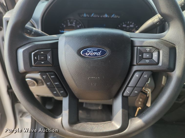 image for item NW9679 2019 Ford  F250 Super Duty XL utility bed pickup truck