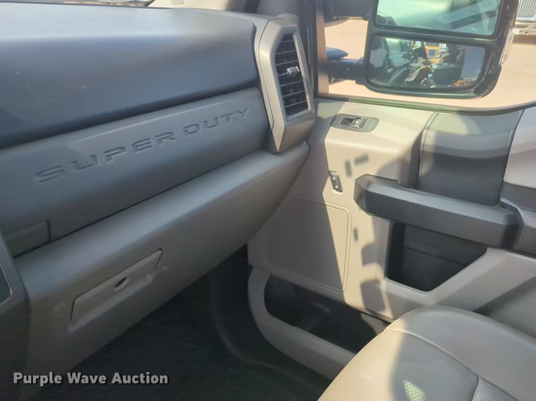image for item NW9679 2019 Ford  F250 Super Duty XL utility bed pickup truck