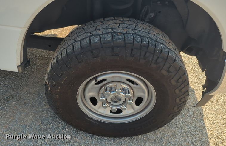 image for item NW9679 2019 Ford  F250 Super Duty XL utility bed pickup truck