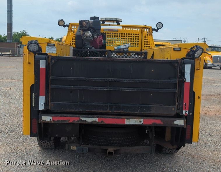 image for item NW9681 2016 Ford  F350 Super Duty utility bed pickup truck 