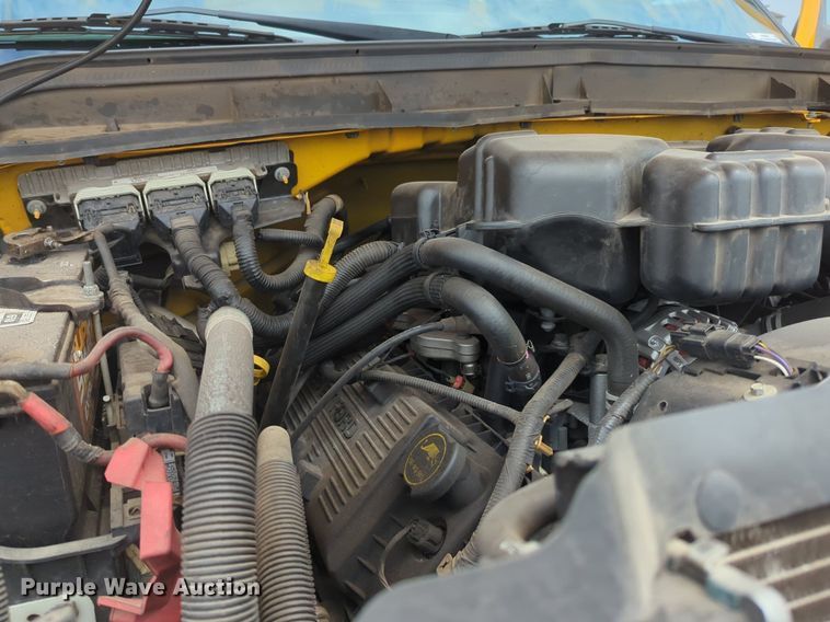 image for item NW9681 2016 Ford  F350 Super Duty utility bed pickup truck 