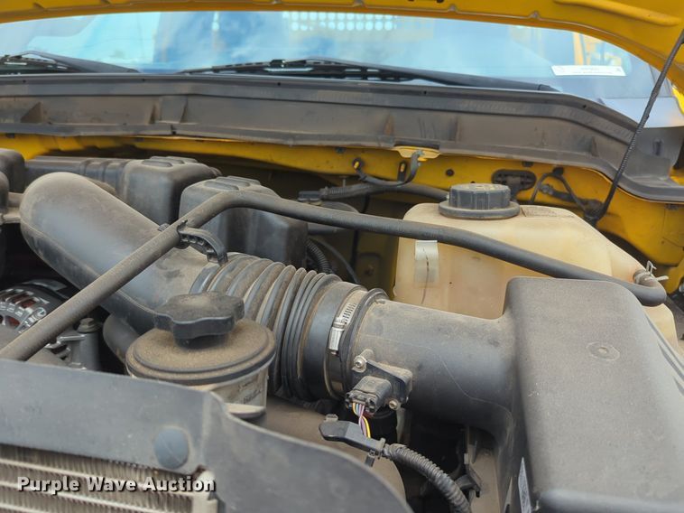 image for item NW9681 2016 Ford  F350 Super Duty utility bed pickup truck 