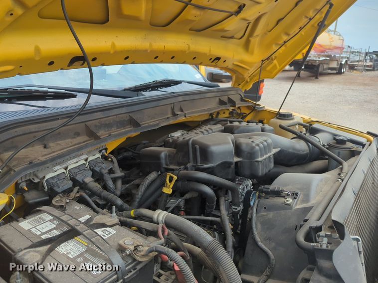 image for item NW9681 2016 Ford  F350 Super Duty utility bed pickup truck 