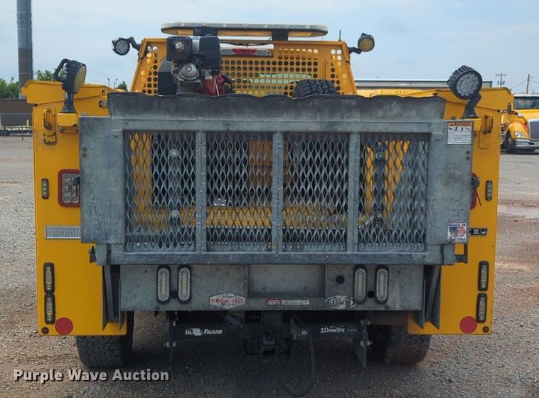 image for item NW9684 2019 Ford F350 Super Duty utility bed pickup truck