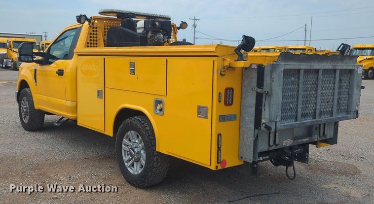 image for item NW9684 2019 Ford F350 Super Duty utility bed pickup truck