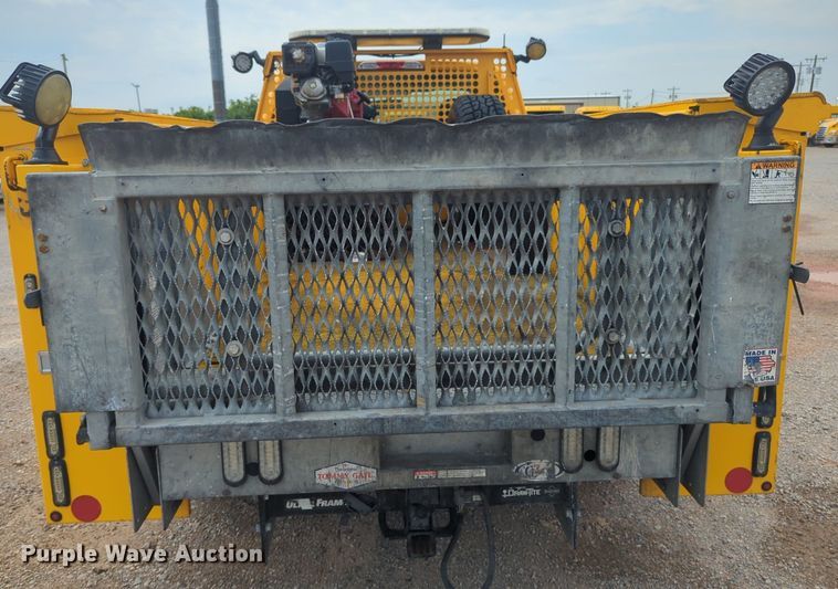 image for item NW9684 2019 Ford F350 Super Duty utility bed pickup truck