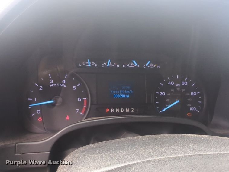 image for item NW9684 2019 Ford F350 Super Duty utility bed pickup truck